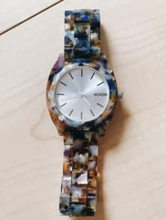 『RIO様　専用』NIXON 腕時計　MORE IS MOREのサムネイル