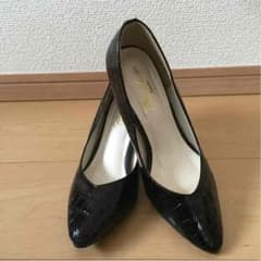 クロコダイル型押しパンプスのサムネイル