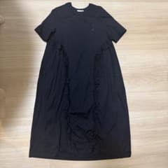 美品　ユニクロ　Cecilie Bahnsen フリルTワンピース　黒　ブラックのサムネイル