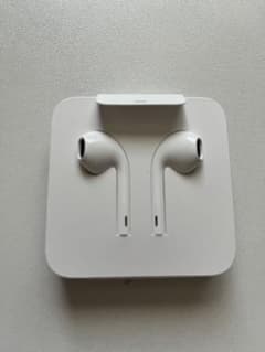 Apple  iPhone 純正イヤホン　【新品未使用】のサムネイル