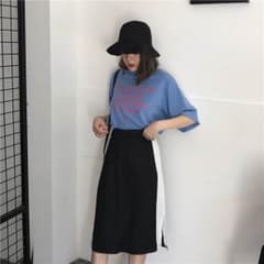 カジュアル女子力アップ白黒スカートのサムネイル