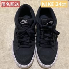 値下げ【匿名配送】NIKE ナイキ　スニーカー　レディース　24㎝のサムネイル