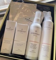 EVERYskinHoliday Collection +トリートメントスティッのサムネイル
