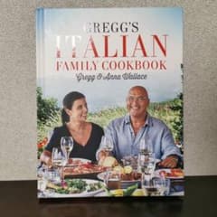 Gregg’s Italian Family Cookbook 英語 レシピ本のサムネイル