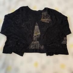 【新品】しまむら　スザンヌ×yumi 透かしあみニットプルオーバー　中黒　L