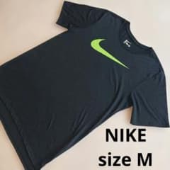 NIKE Tシャツ サイズM 黒/緑のサムネイル