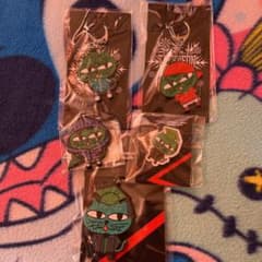 2PM テギョン キーホルダー ピンバッジのサムネイル