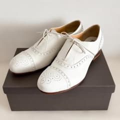 新品未使用】chausser ショセ ウィングチップ 24cm ホワイト - メルカリ