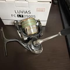 美品DAIWA LUVIAS FC LT2500S (カスタム有)のサムネイル