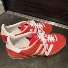 adidas レッド スエード スニーカー　gazelleのサムネイル