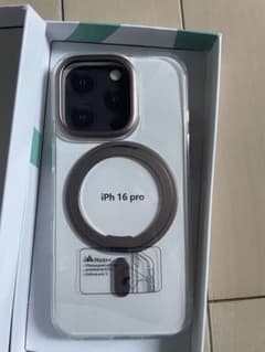 MagSafe対応 iPhone 16 Pro クリアケースのサムネイル