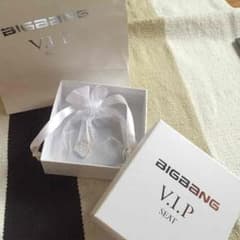 g dragonさん専用bigbang ネックレス＋誕生日カードのサムネイル
