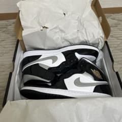 R*様 AIR JORDAN 1 MID SE ブラック/メタリックシルバー値下のサムネイル