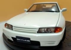 NISSAN Skyline GT-R V-spec II 1/18のサムネイル