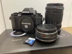 OLYMPUS OM-D E-M10本体+レンズ(ジャンク)2本+おまけSDのサムネイル