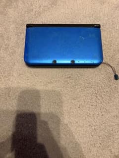 NINTENDO 3DS LL 青色 本体　カセット4個のサムネイル