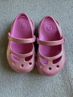 Crocs ベビーサンダル ピンク ラメのサムネイル