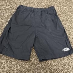 THE NORTH FACE ブラック ハーフパンツ 130のサムネイル