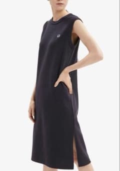FRED PERRY ノースリーブ ワンピース 紺のサムネイル