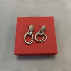 ダブルリング ピアス グレーのサムネイル