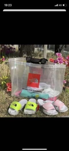 ★希少★完売続出★新品★ノースフェイス　エコバッグ★トートバッグ★ビニールバッグのサムネイル
