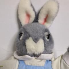 familiar・ピーターラビット・グレーのウサギのぬいぐるみ Little GREY Rabbitピーターラビット レトロ うさぎ ぬいぐるみ - メルカリ