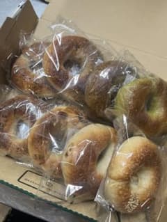 ⑲【13日焼き14日発送】ベーグル8個入り(ネコポス) - メルカリ