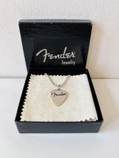 希少公式Fender Jewelryピックネックレス シルバー USA刻印箱付 希少公式Fender Jewelryピックネックレス シルバー USA刻印箱付 - メルカリ