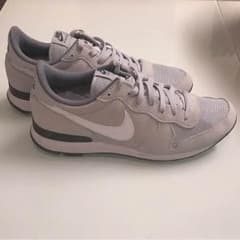 【美品】NIKE  スニーカー  インターナショナリスト  30cmのサムネイル