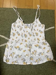 Hollister 花柄 シャーリング キャミソール Mのサムネイル