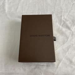 ルイヴィトン VUITTON 空箱のサムネイル