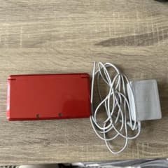 ニンテンドー3DS レッド 本体と充電器のサムネイル