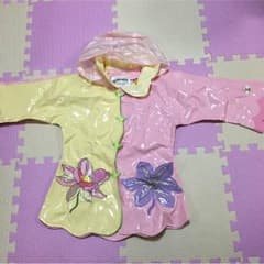 レインコート 女の子のサムネイル
