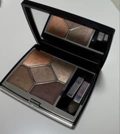 Dior サンク クルール クチュール 679