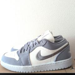 Nike Air Jordan 1 Lowのサムネイル