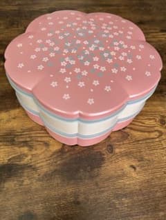 桜柄 二段重箱 花型 ピンク　タッパー蓋付きのサムネイル