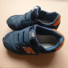 new balance16㎝ 373KNのサムネイル