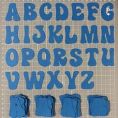 ダイカット ＊ 大文字アルファベット 青色 5セット 130枚 クラフト