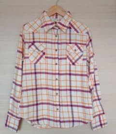 ほぼ未使用【DOLL UP OOPS】秋冬向け 長袖シャツ Mサイズのサムネイル