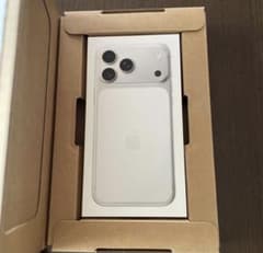 ip hone17promax256GB シルバー　未使用品です。のサムネイル