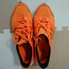 adidasのランニングシューズのサムネイル