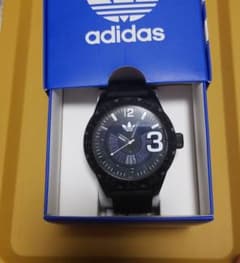 adidas腕時計のサムネイル