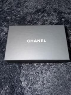 CHANEL リボンとカード付きのサムネイル