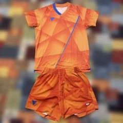 卓球VICTAS ユニフォーム　上下セット Lサイズ　 Vネック オレンジ 青のサムネイル