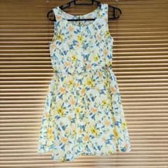 【新品同様】ページボーイ花柄ワンピース