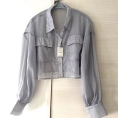 INGNI グレー クロップドシャツ Mのサムネイル