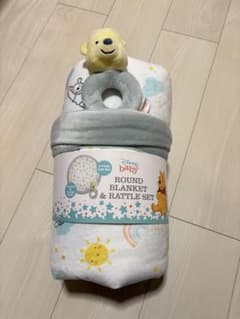 ⭐️新品未使用⭐️ディズニーベビー ラウンドブランケット＆ラトルセットのサムネイル