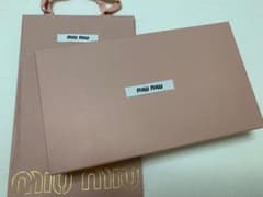 miu miu 箱、ショッパー、リボンのサムネイル