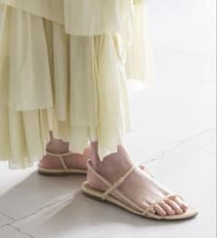BRENTELLA 上品レザー　フラットサンダル　37 定価57200円 BRENTELLA 上品レザー フラットサンダル 37 定価57200円 - メルカリ
