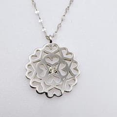 K18WG】天然ダイヤモンド0.01ct 透かしフラワー ネックレス 鑑別書付